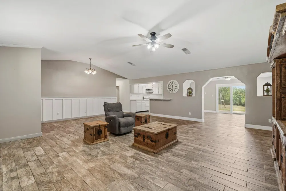 16101 Bluebird Street Santa Fe, TX 77517
