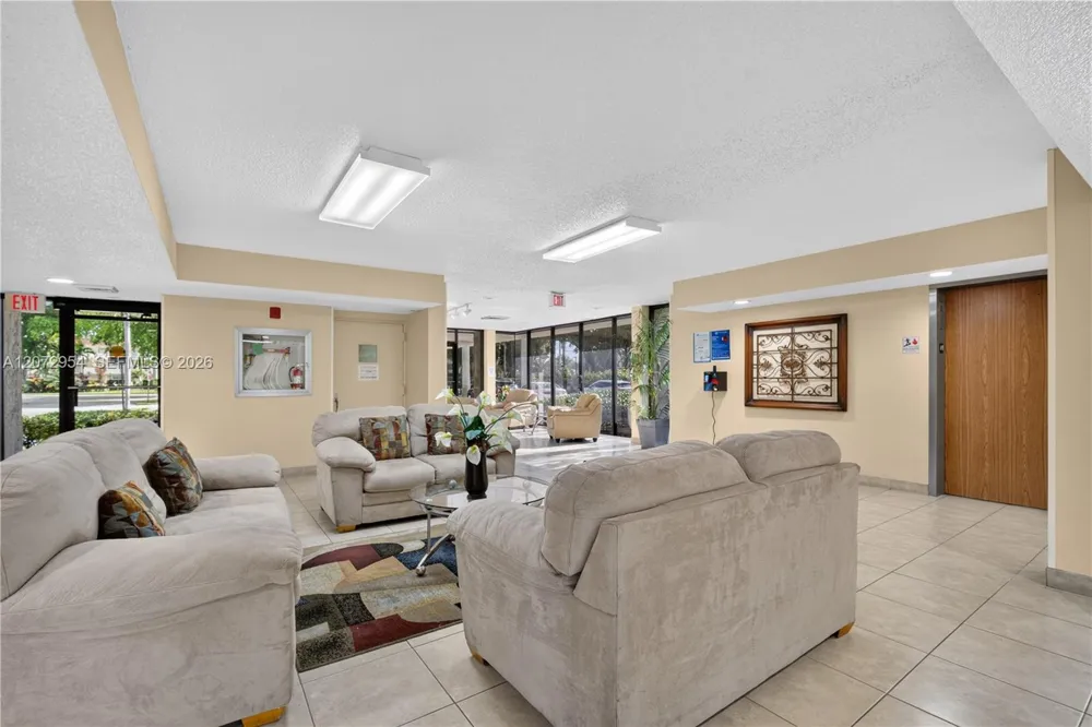 8900 Washington Blvd #409 Pembroke Pines, FL 33025
