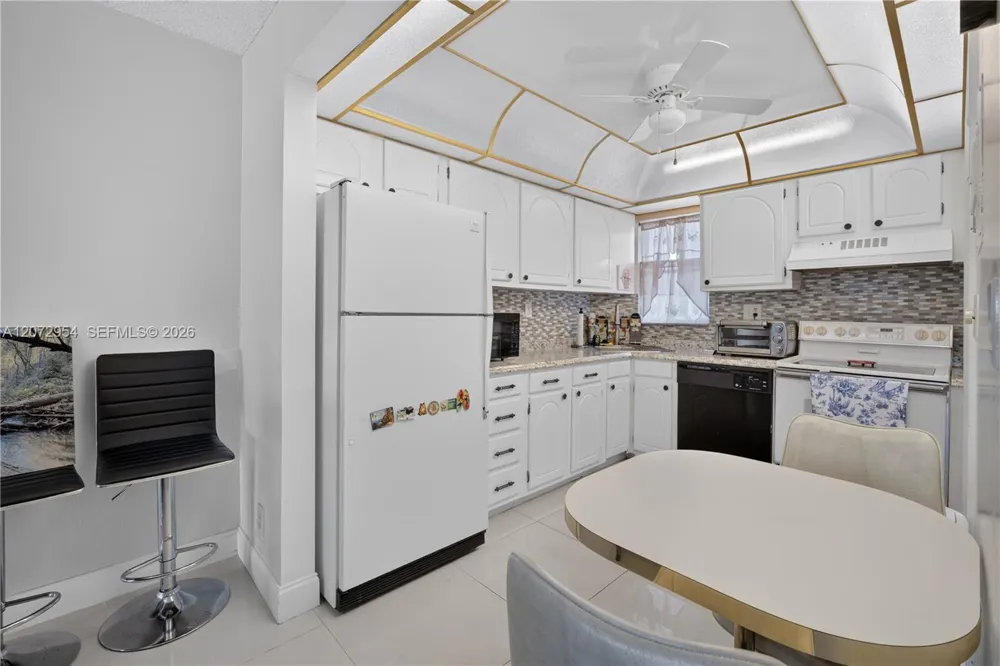 8900 Washington Blvd #409 Pembroke Pines, FL 33025