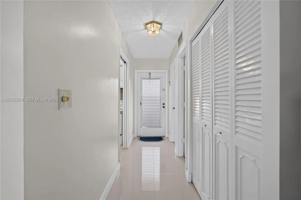 8900 Washington Blvd #409 Pembroke Pines, FL 33025