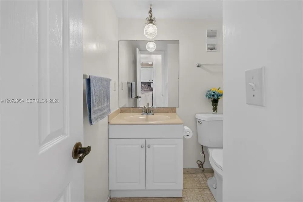 8900 Washington Blvd #409 Pembroke Pines, FL 33025