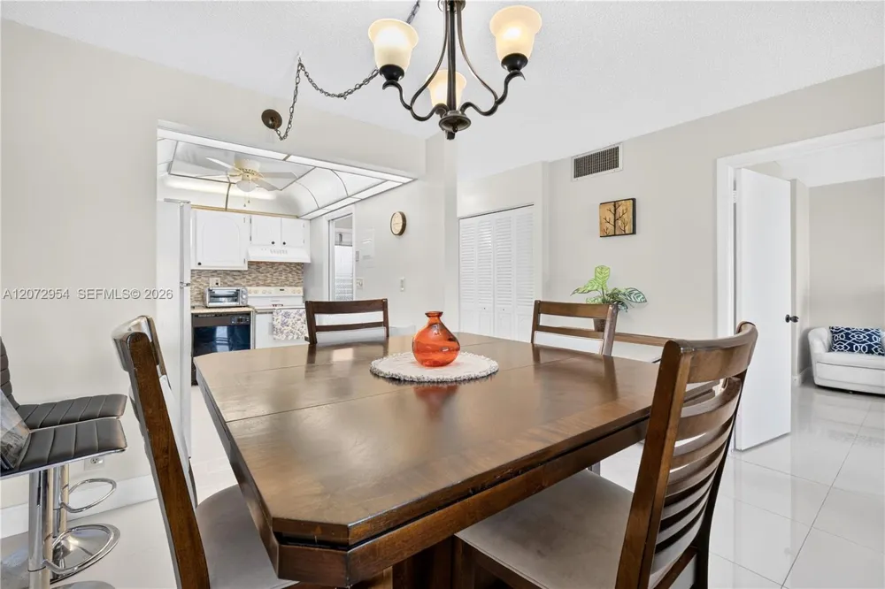 8900 Washington Blvd #409 Pembroke Pines, FL 33025