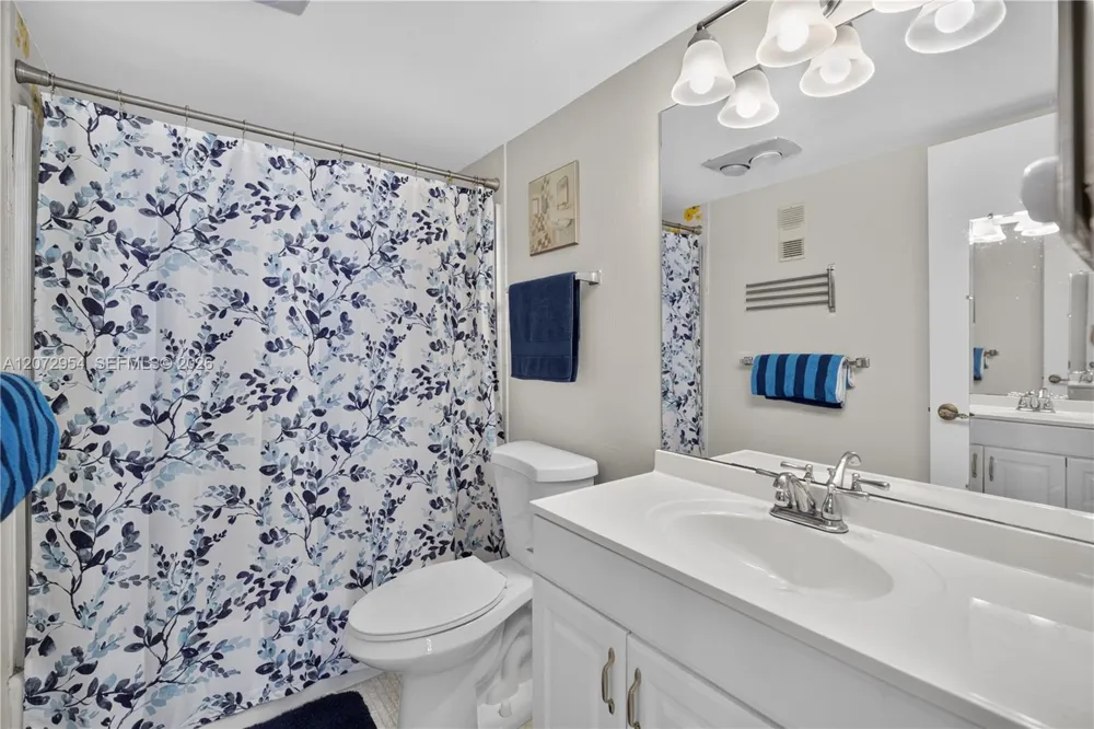 8900 Washington Blvd #409 Pembroke Pines, FL 33025