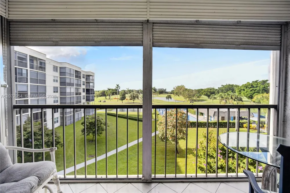 8900 Washington Blvd #409 Pembroke Pines, FL 33025