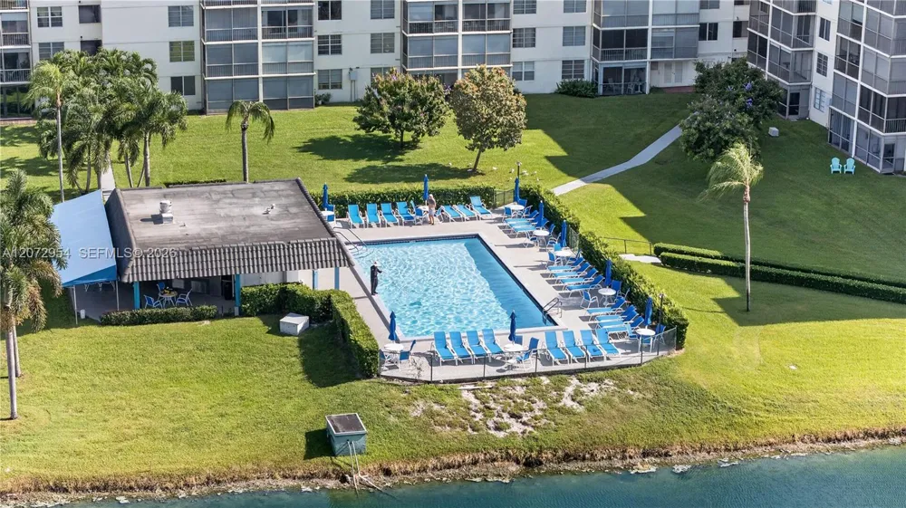 8900 Washington Blvd #409 Pembroke Pines, FL 33025