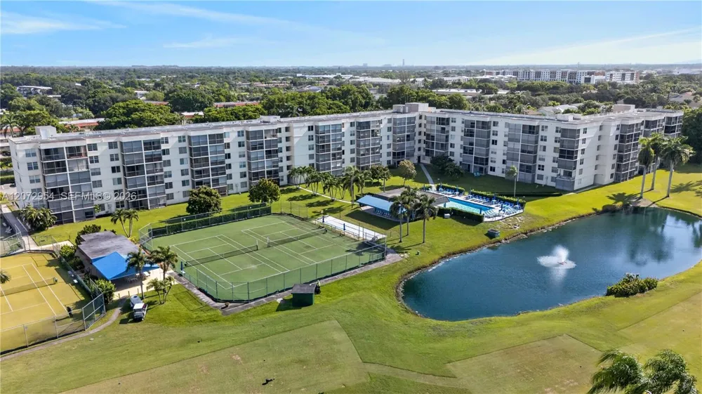 8900 Washington Blvd #409 Pembroke Pines, FL 33025
