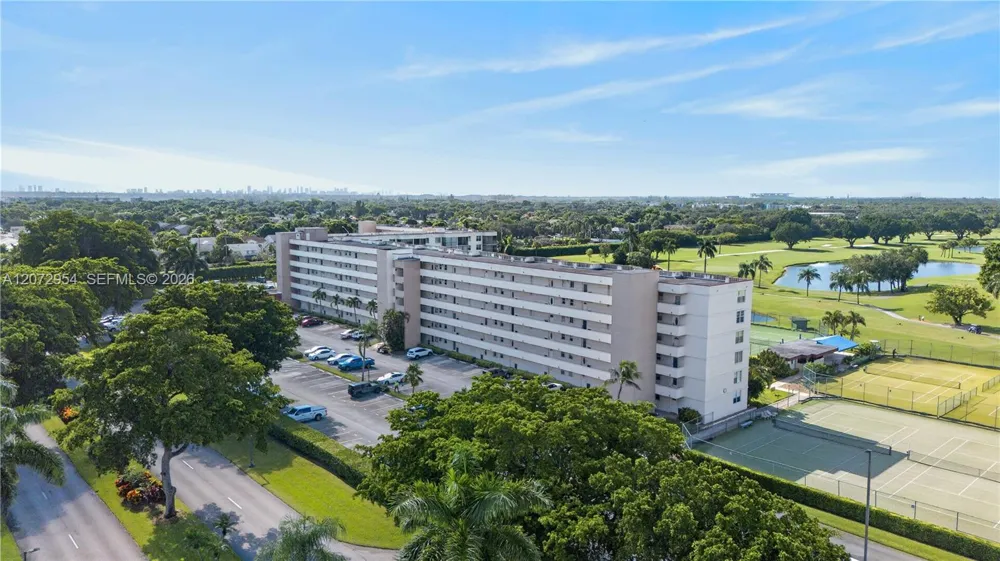 8900 Washington Blvd #409 Pembroke Pines, FL 33025