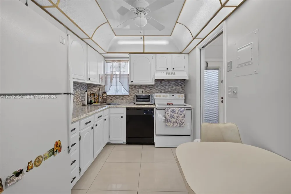8900 Washington Blvd #409 Pembroke Pines, FL 33025