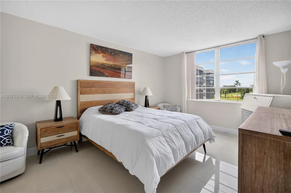 8900 Washington Blvd #409 Pembroke Pines, FL 33025