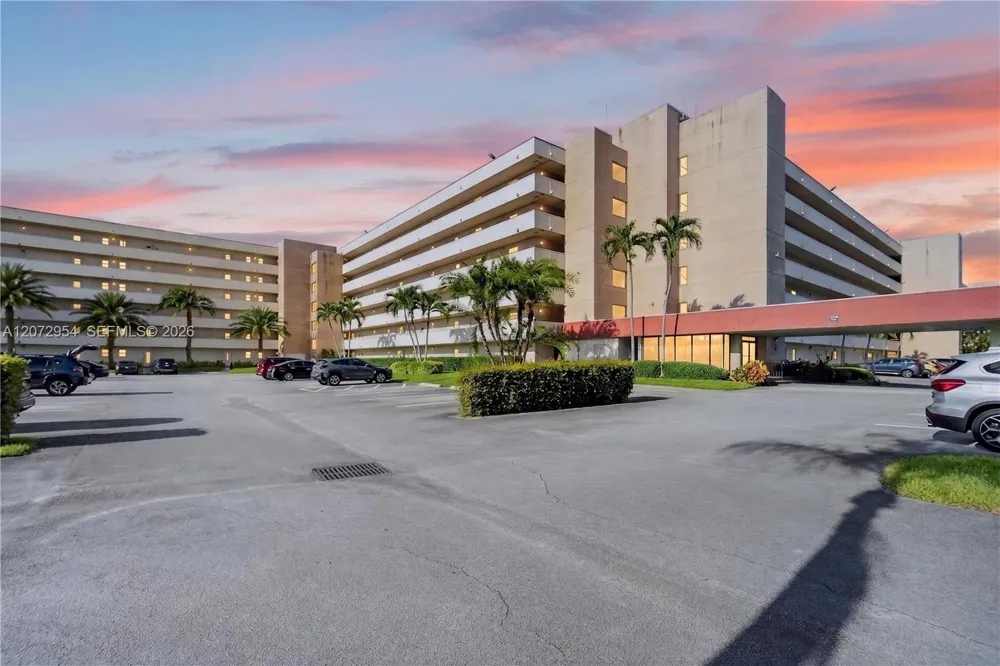 8900 Washington Blvd #409 Pembroke Pines, FL 33025