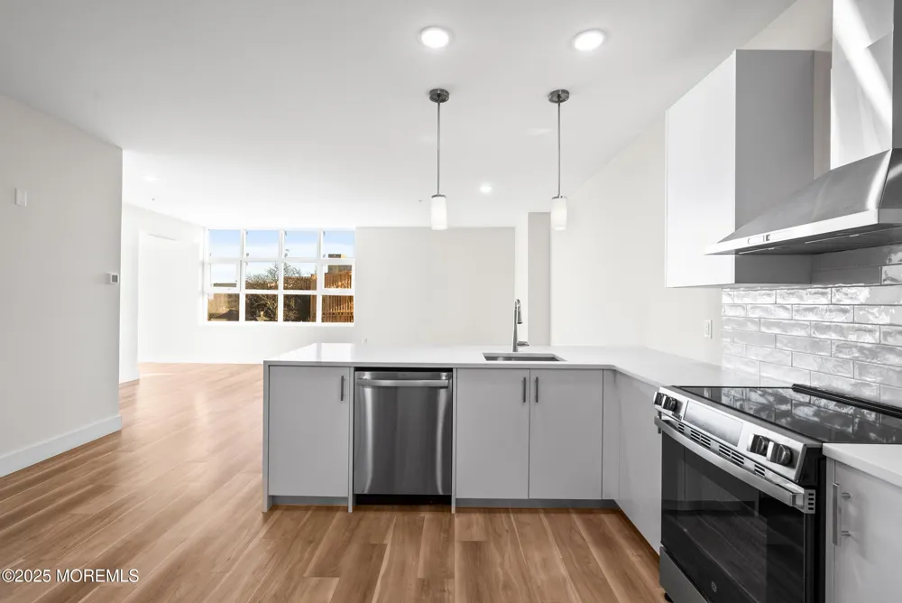 185 Morris Avenue #505 Long Branch, NJ 07740