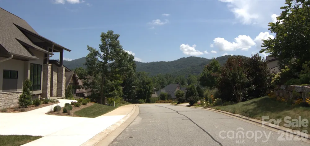 47 Versailles Lane Asheville, NC 28804