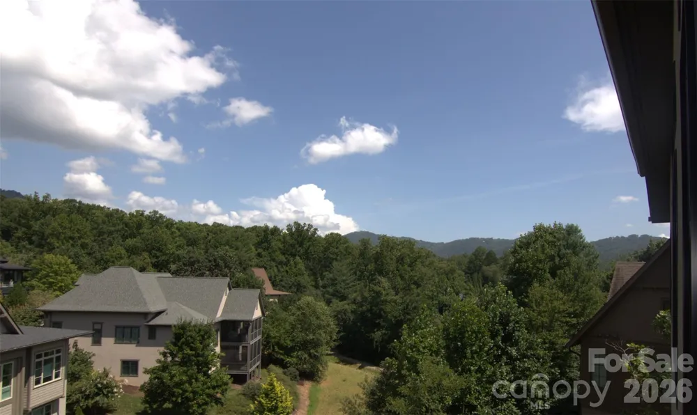 47 Versailles Lane Asheville, NC 28804