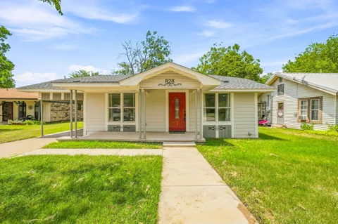 828 Indiana Street