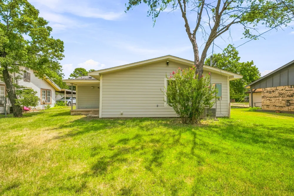 828 Indiana Street Graham, TX 76450