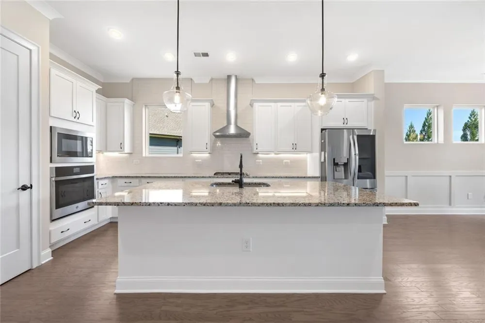 6853 River Rock Drive Flowery Branch, GA 30542