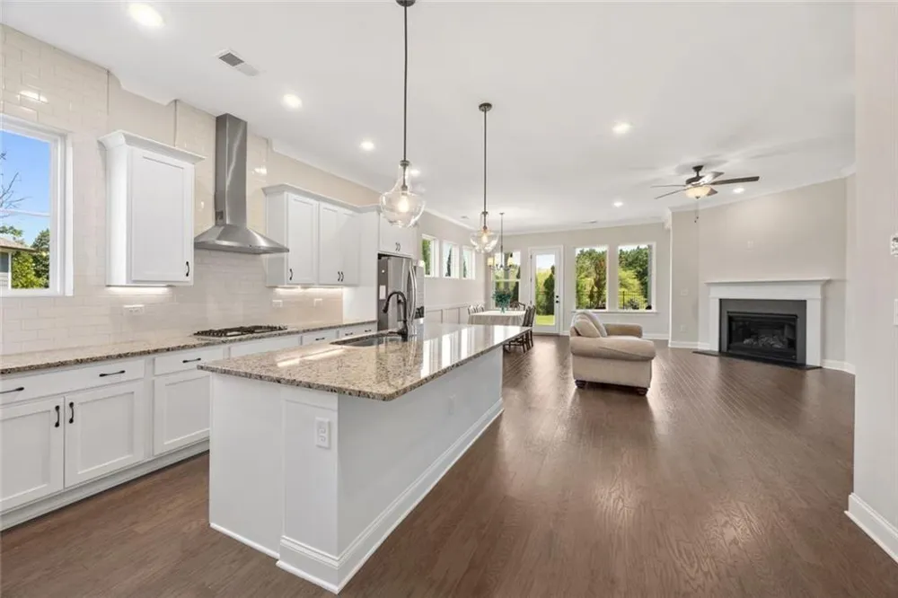 6853 River Rock Drive Flowery Branch, GA 30542