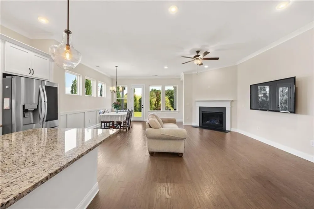 6853 River Rock Drive Flowery Branch, GA 30542