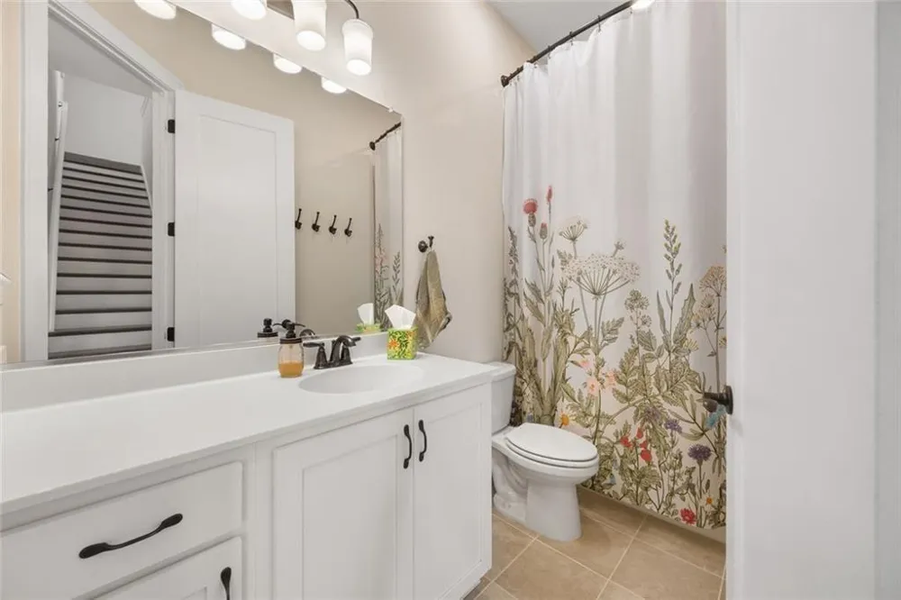6853 River Rock Drive Flowery Branch, GA 30542