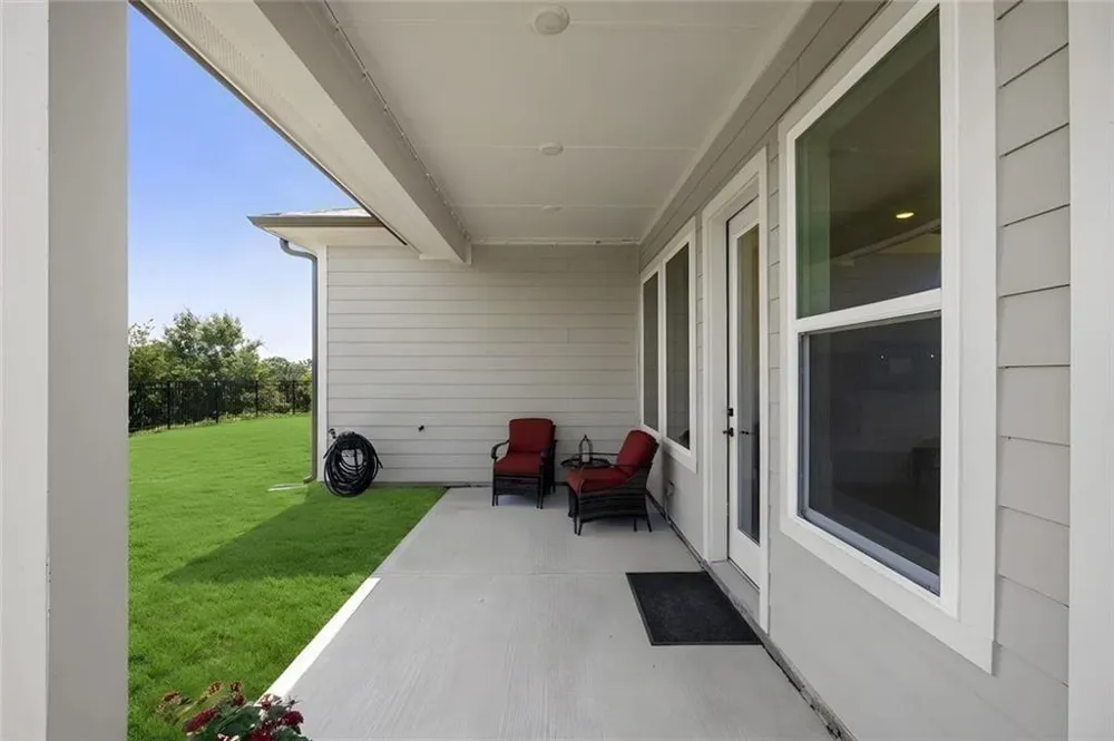 6853 River Rock Drive Flowery Branch, GA 30542