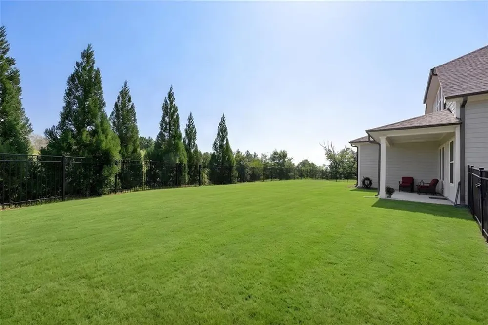 6853 River Rock Drive Flowery Branch, GA 30542