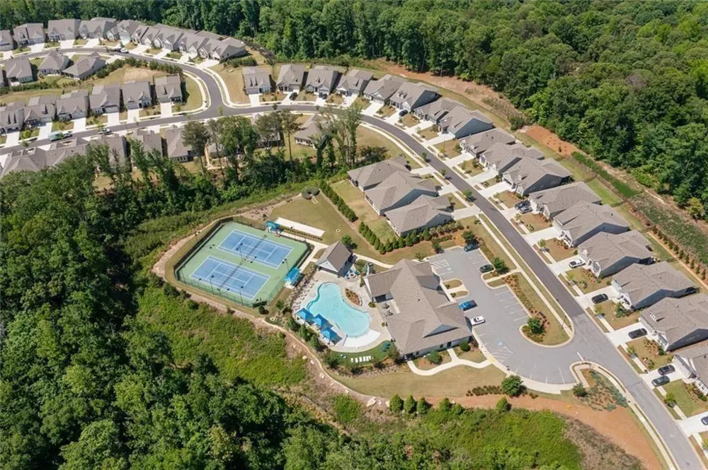6853 River Rock Drive Flowery Branch, GA 30542
