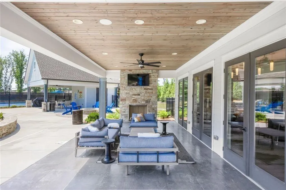 6853 River Rock Drive Flowery Branch, GA 30542