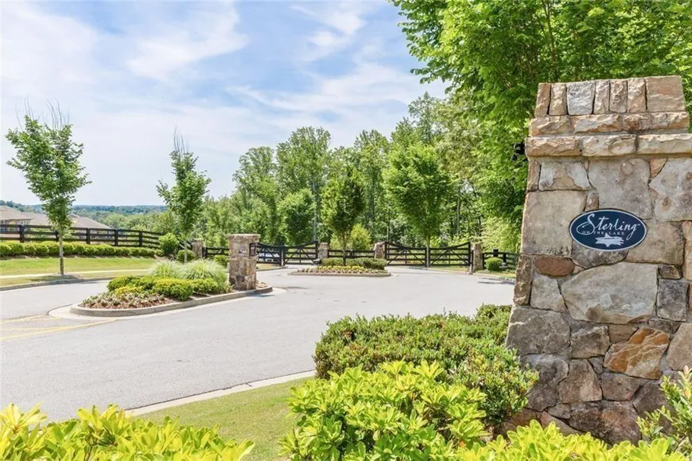 6853 River Rock Drive Flowery Branch, GA 30542