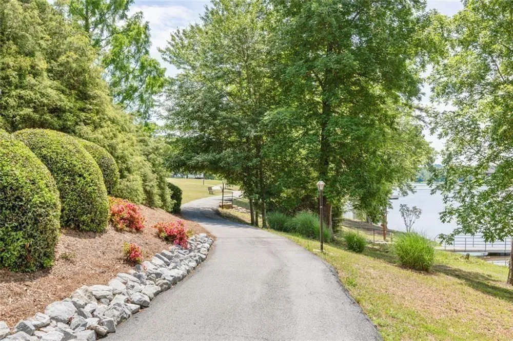 6853 River Rock Drive Flowery Branch, GA 30542