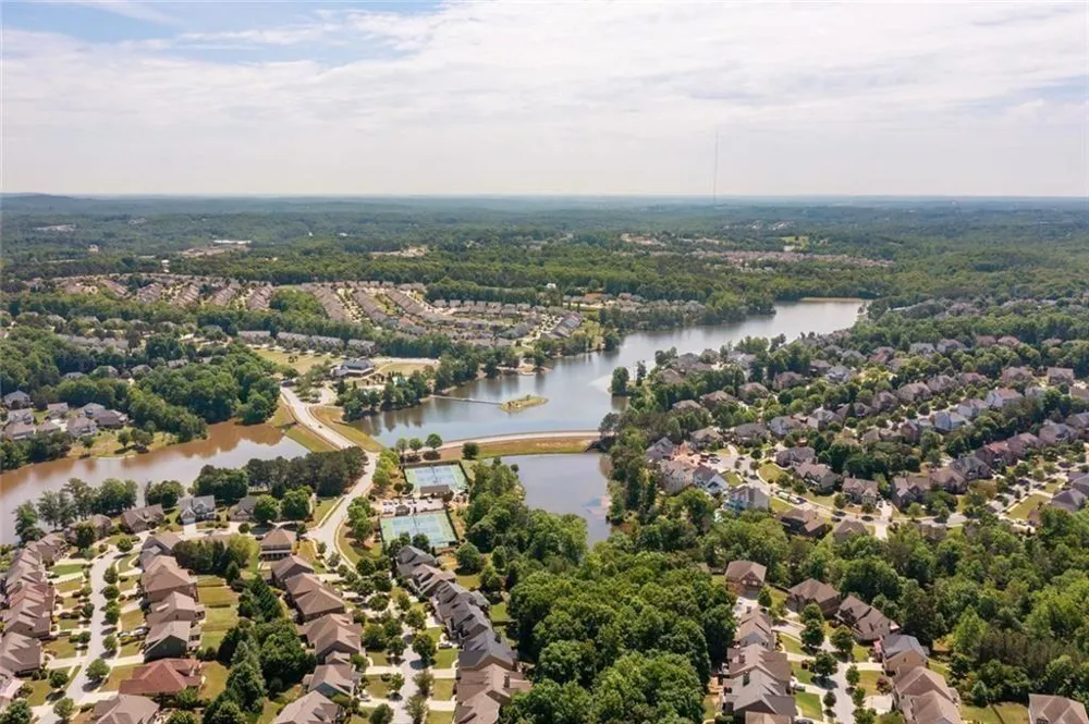 6853 River Rock Drive Flowery Branch, GA 30542