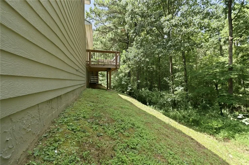 229 Hampton Drive Dallas, GA 30132