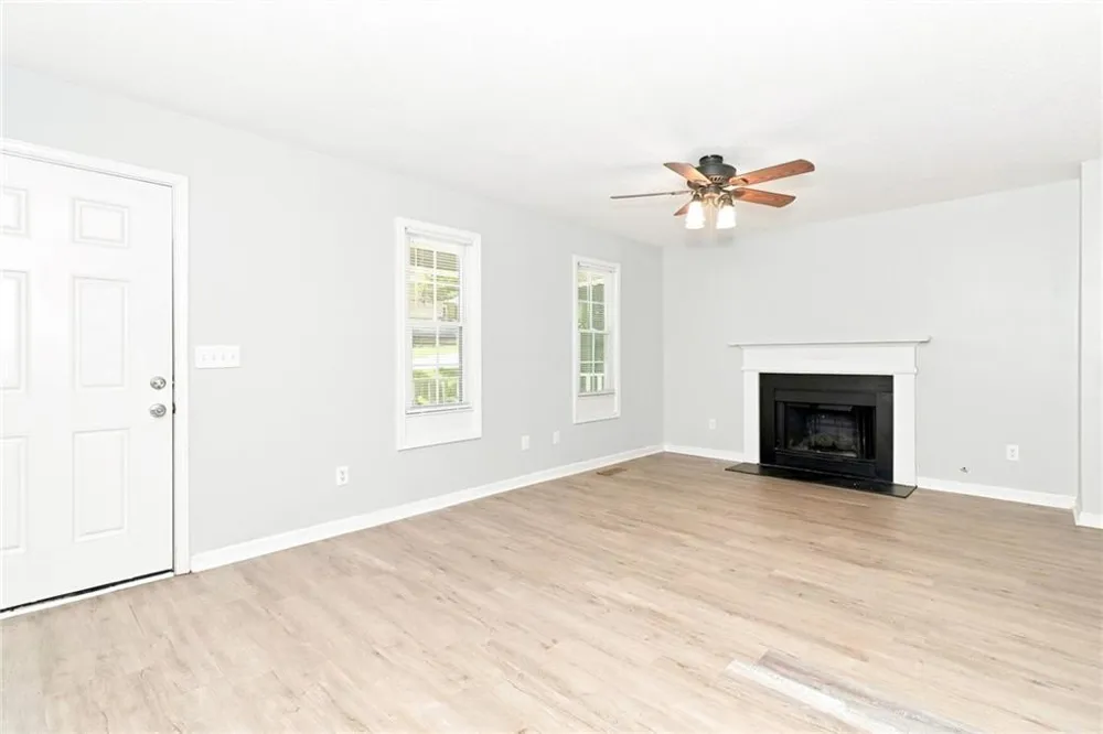 229 Hampton Drive Dallas, GA 30132