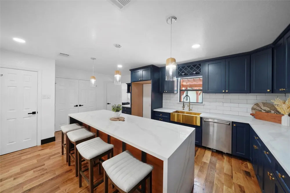 701 W 39th Street Houston, TX 77018