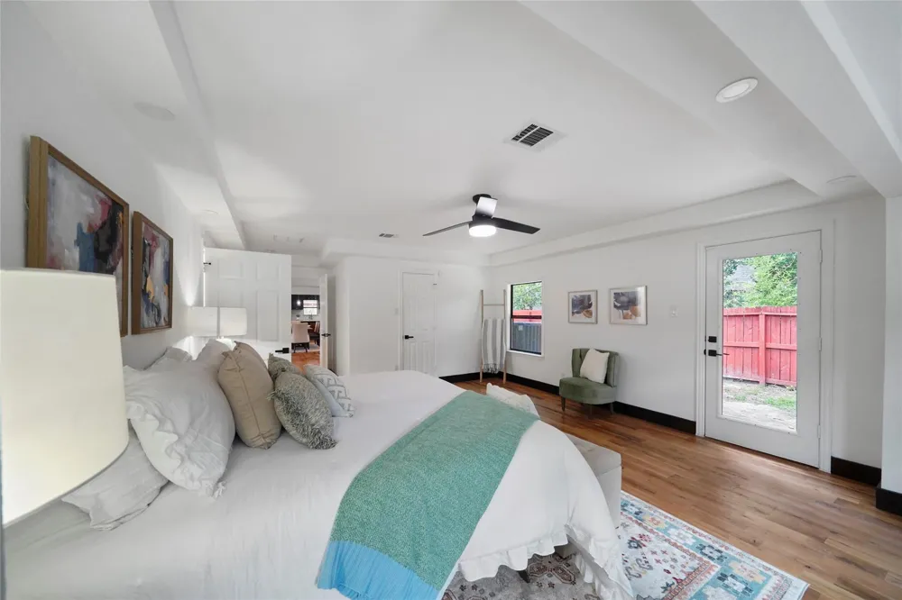 701 W 39th Street Houston, TX 77018