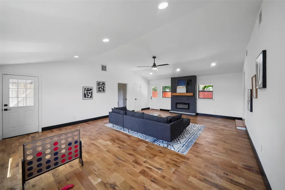 701 W 39th Street Houston, TX 77018