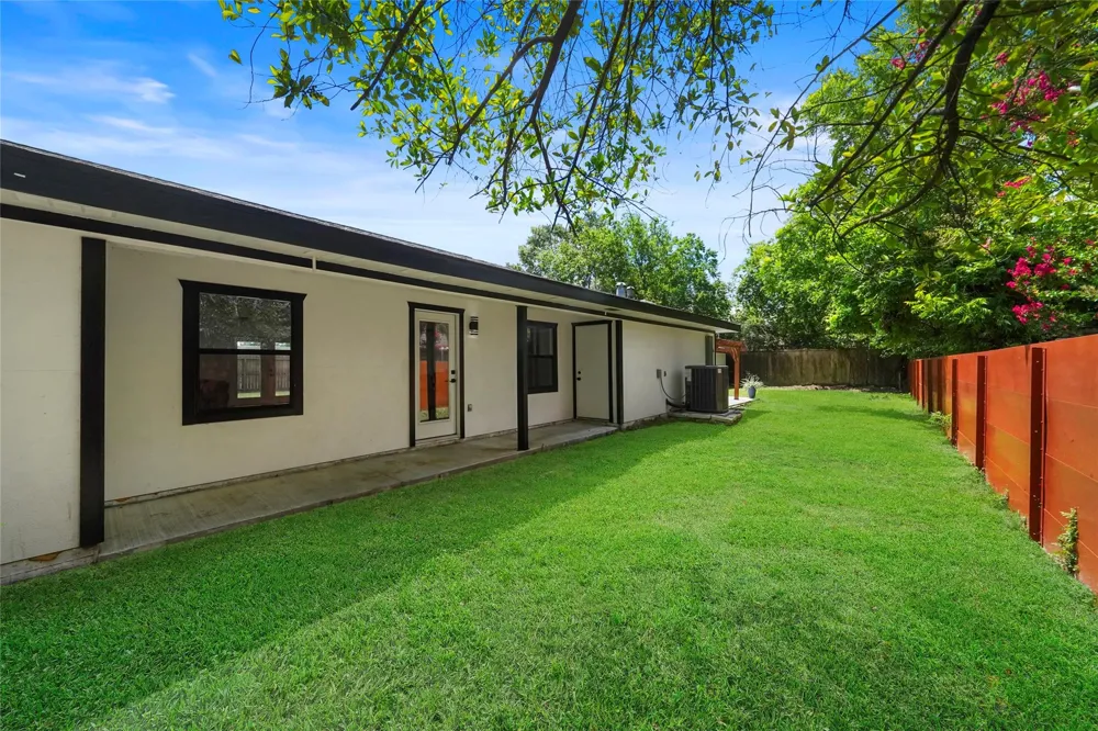 701 W 39th Street Houston, TX 77018