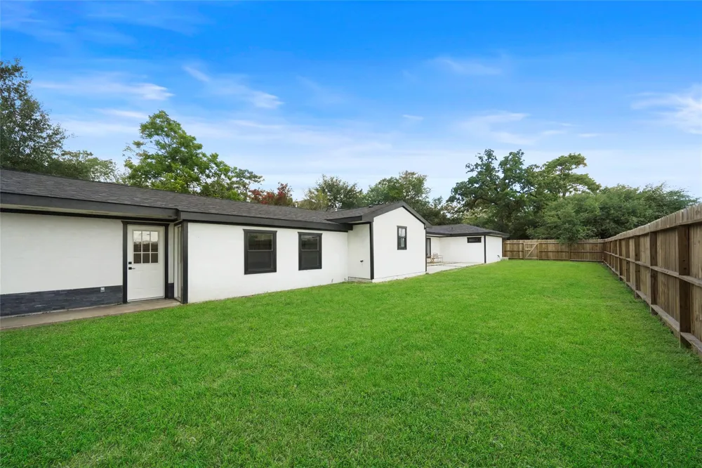 701 W 39th Street Houston, TX 77018