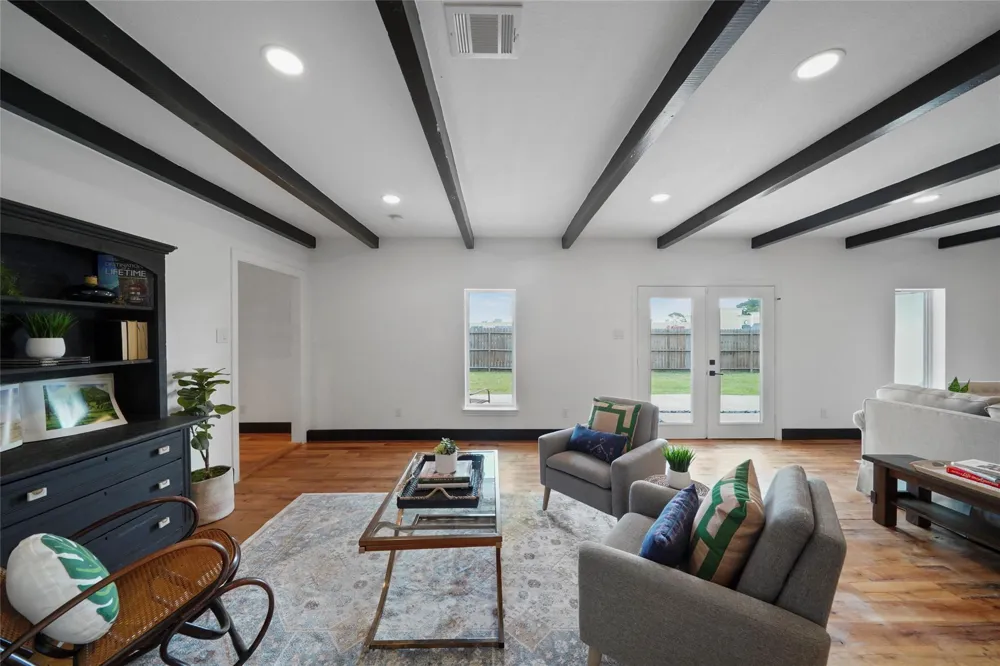 701 W 39th Street Houston, TX 77018