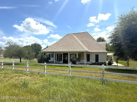 1072 Country Club Road