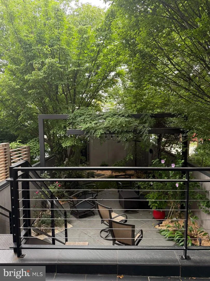 3609 R STREET NW Washington, DC 20007