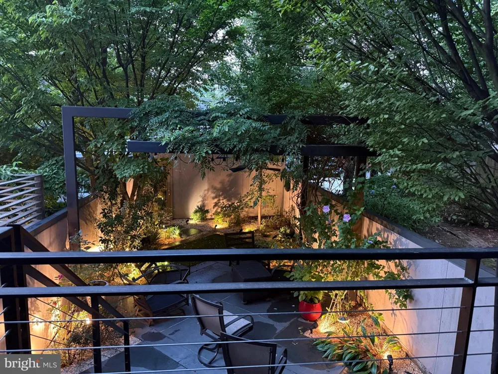 3609 R STREET NW Washington, DC 20007