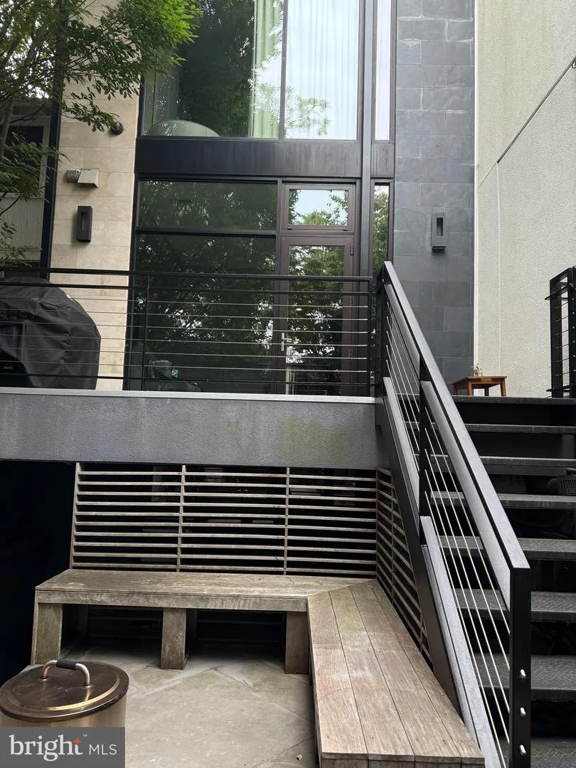 3609 R STREET NW Washington, DC 20007