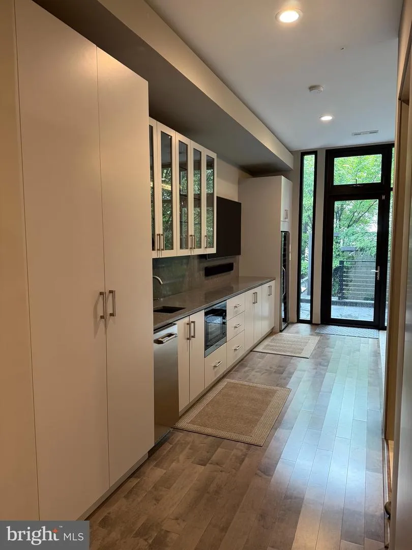 3609 R STREET NW Washington, DC 20007