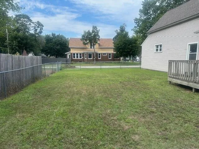 283 W Forest Avenue Muskegon, MI 49441