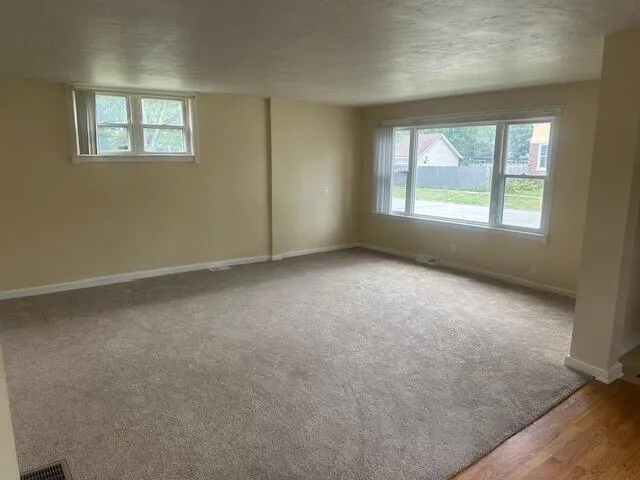283 W Forest Avenue Muskegon, MI 49441