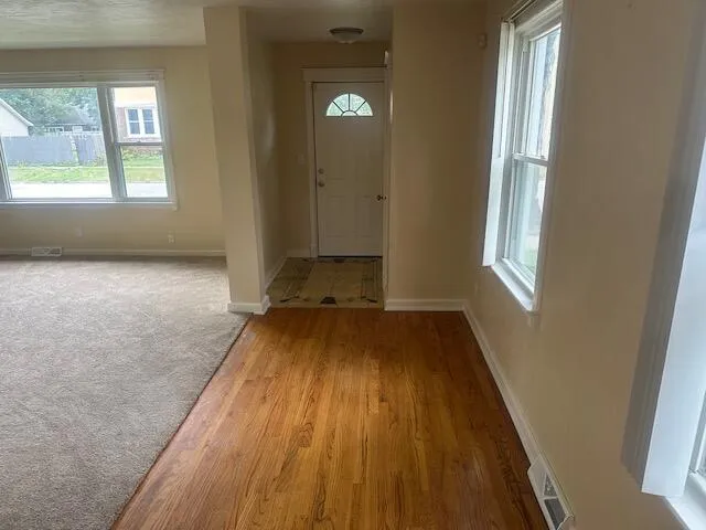 283 W Forest Avenue Muskegon, MI 49441