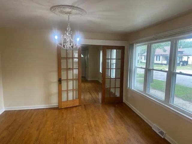 283 W Forest Avenue Muskegon, MI 49441