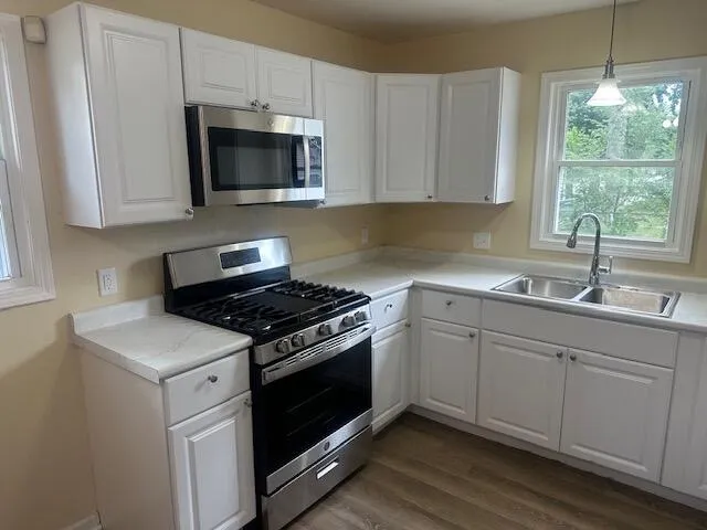 283 W Forest Avenue Muskegon, MI 49441