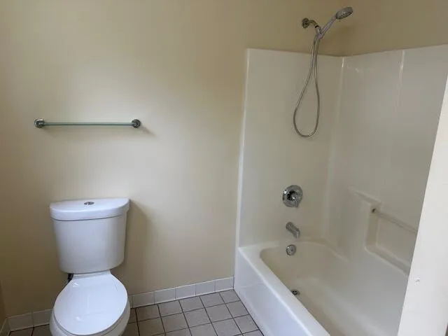 283 W Forest Avenue Muskegon, MI 49441
