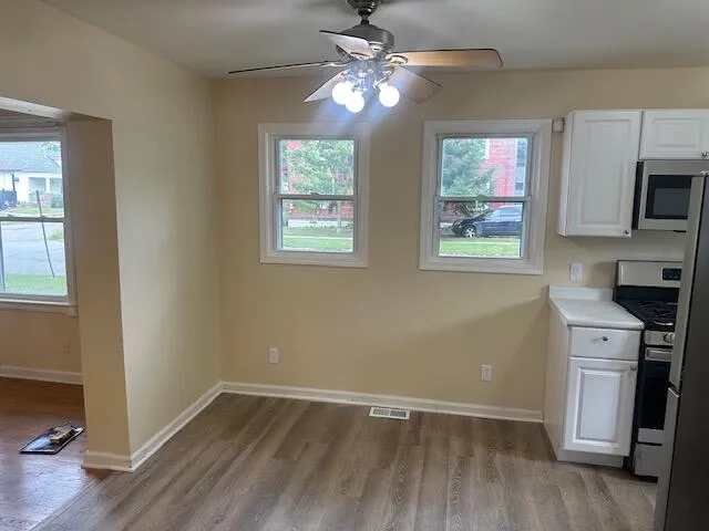 283 W Forest Avenue Muskegon, MI 49441